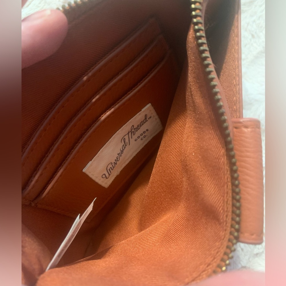 Universal Thread Wristlet Red/Rust Like New - image 6